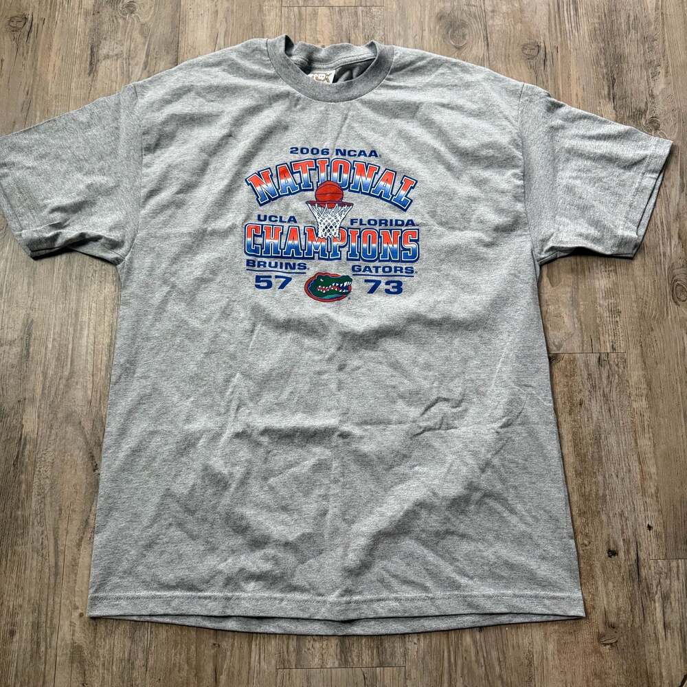 Vintage 2006 NCAA National Champions Florida Gators vs UCLA Bruins T-Shirt XL